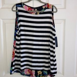 New Women’s plus size sleeveless top. Stripes and floral 1x